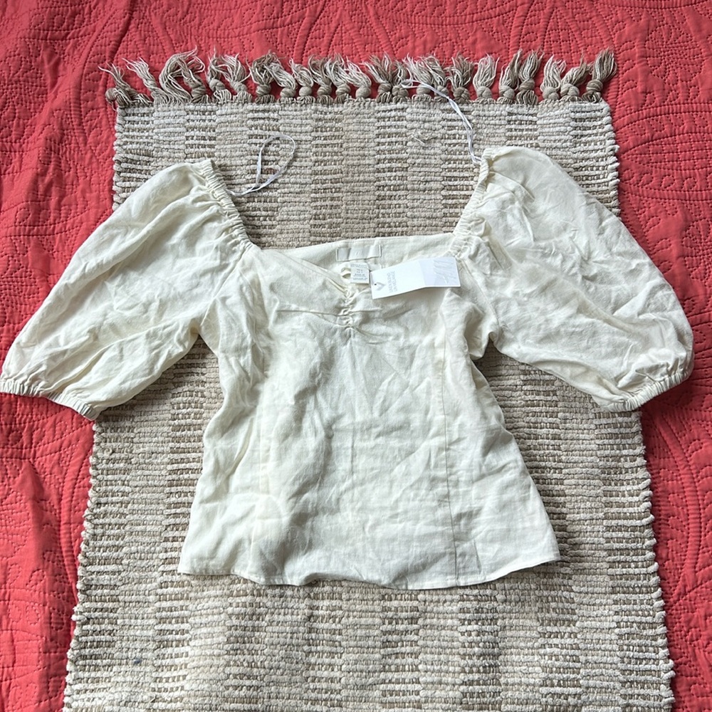 Great condition H&M White puff sleeve blouse